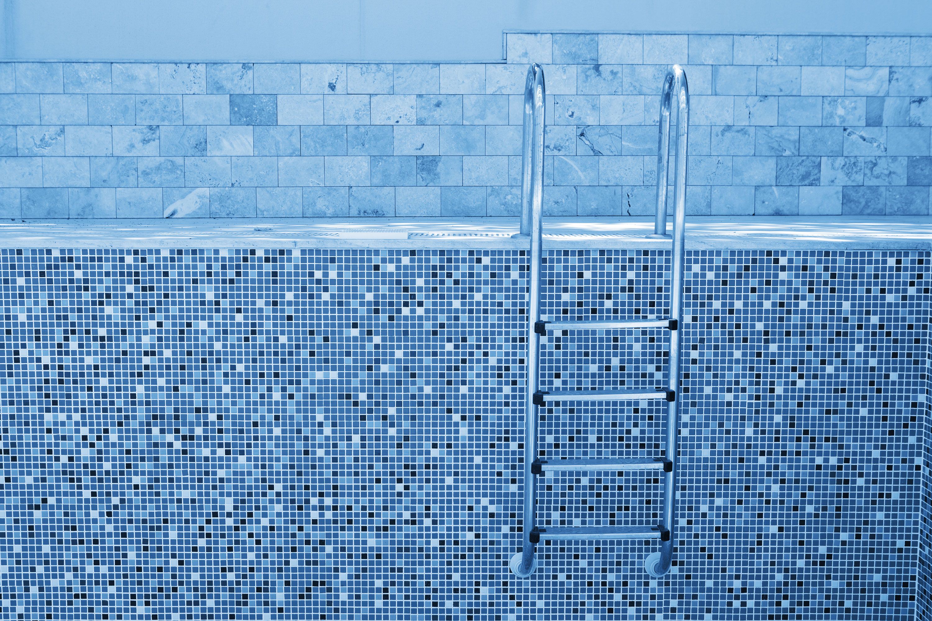 Pool verliert Wasser, Schwimmbad undicht | Leitungen undicht | Leckortung Blue Detect | Berlin
